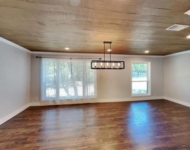 3704 Astoria Drive - Photo Thumbnail 8