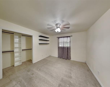 3704 Astoria Drive - Photo Thumbnail 17