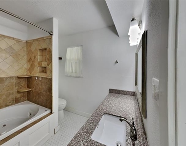 3704 Astoria Drive - Photo Thumbnail 15
