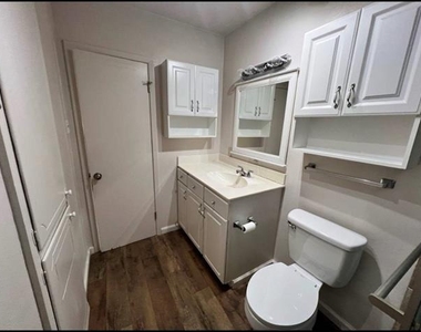 600 Lake Drive - Photo Thumbnail 9
