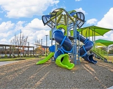 1613 Grand Villa Street - Photo Thumbnail 29