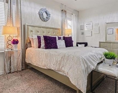 1613 Grand Villa Street - Photo Thumbnail 11