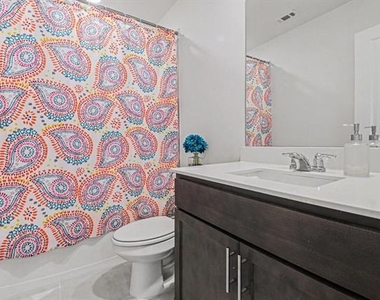 1613 Grand Villa Street - Photo Thumbnail 22