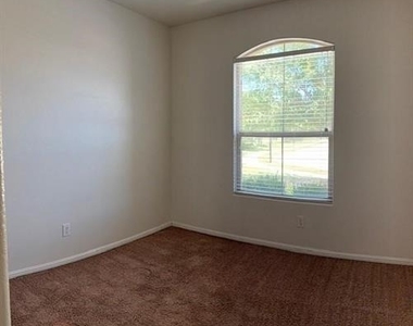 945 Loftin Street - Photo Thumbnail 9