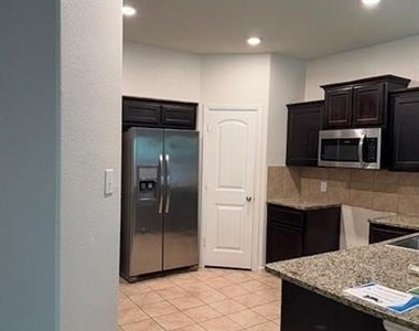 945 Loftin Street - Photo Thumbnail 2
