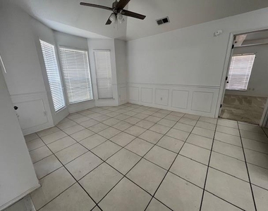 5317 Western Plains Avenue - Photo Thumbnail 4