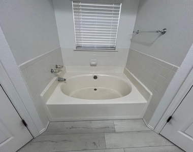 5317 Western Plains Avenue - Photo Thumbnail 12