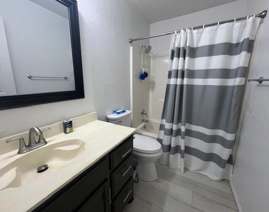 5317 Western Plains Avenue - Photo Thumbnail 17