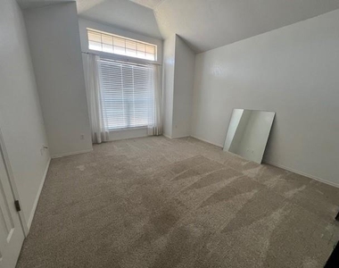 5317 Western Plains Avenue - Photo Thumbnail 13
