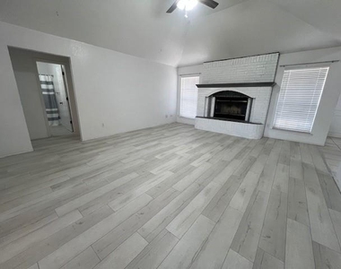 5317 Western Plains Avenue - Photo Thumbnail 2
