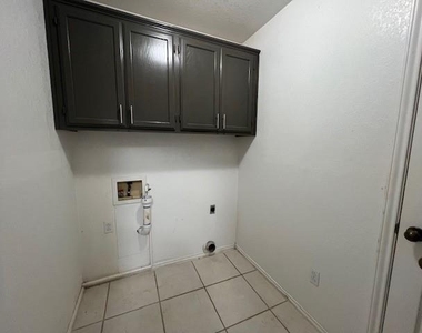 5317 Western Plains Avenue - Photo Thumbnail 8