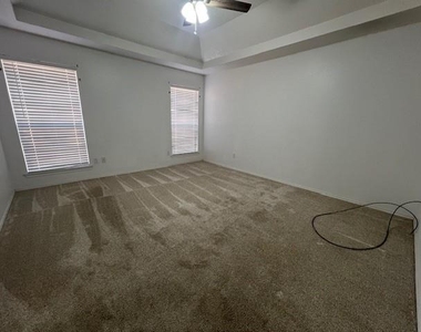 5317 Western Plains Avenue - Photo Thumbnail 9