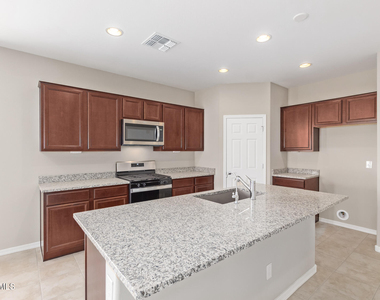 8804 W Marshall Avenue - Photo Thumbnail 11