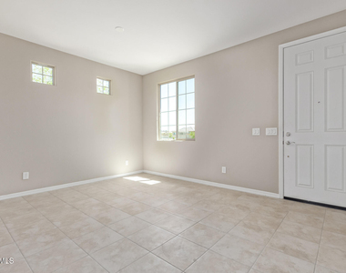 8804 W Marshall Avenue - Photo Thumbnail 4