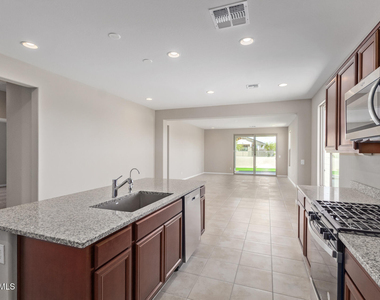 8804 W Marshall Avenue - Photo Thumbnail 14