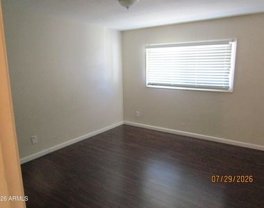 1316 E Donner Drive - Photo Thumbnail 15