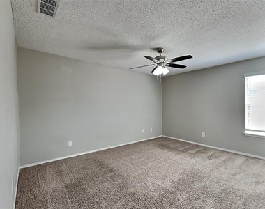 8809 Limestone Drive - Photo Thumbnail 9