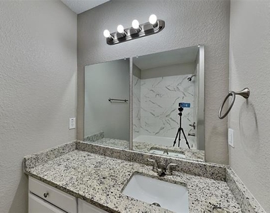 8809 Limestone Drive - Photo Thumbnail 10