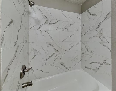 8809 Limestone Drive - Photo Thumbnail 11