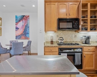 4312 Mckinney Avenue - Photo Thumbnail 5