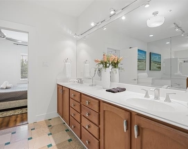 4312 Mckinney Avenue - Photo Thumbnail 14