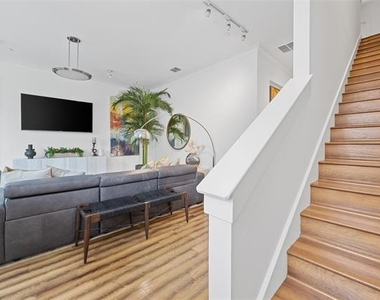 4312 Mckinney Avenue - Photo Thumbnail 24
