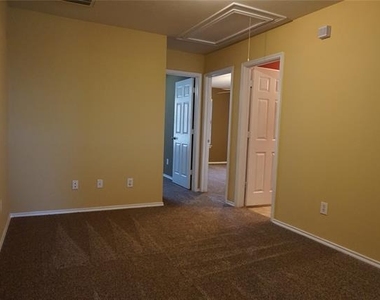 4080 Kyndra Circle - Photo Thumbnail 10