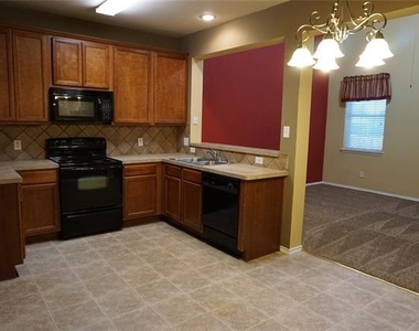 4080 Kyndra Circle - Photo Thumbnail 8