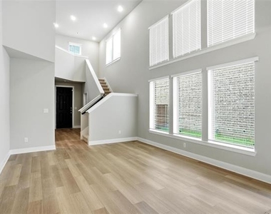 1808 Sierra Rose Trace - Photo Thumbnail 2