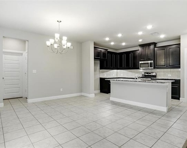 1808 Sierra Rose Trace - Photo Thumbnail 4