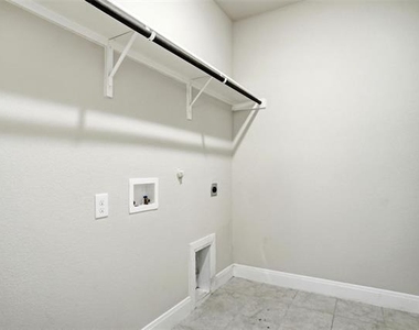1808 Sierra Rose Trace - Photo Thumbnail 18