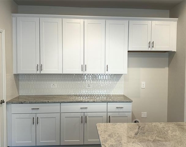 503 Cottagewood Drive - Photo Thumbnail 10