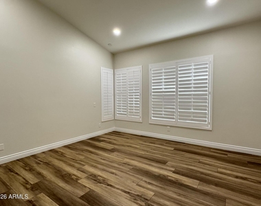 22366 N 68th Drive - Photo Thumbnail 15