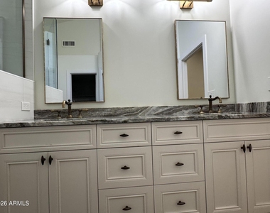22366 N 68th Drive - Photo Thumbnail 16
