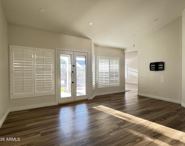 22366 N 68th Drive - Photo Thumbnail 14