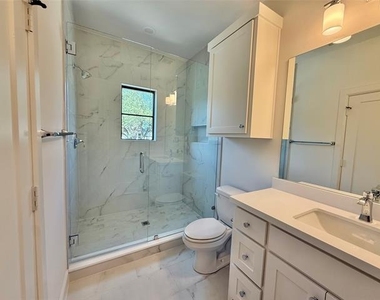 4423 Emerson Avenue - Photo Thumbnail 7