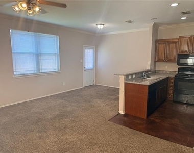 2318 Aldergate Drive - Photo Thumbnail 3
