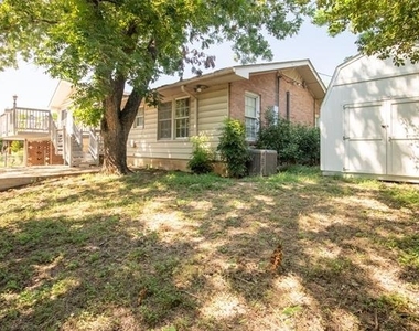 2325 Lake Ridge Circle - Photo Thumbnail 22