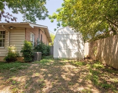 2325 Lake Ridge Circle - Photo Thumbnail 21