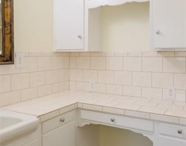 2325 Lake Ridge Circle - Photo Thumbnail 15
