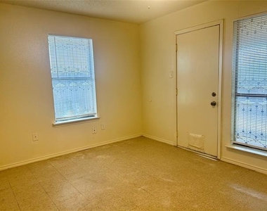 2301 Lido Lane - Photo Thumbnail 10