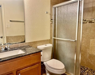 2301 Lido Lane - Photo Thumbnail 8