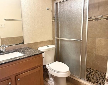 2301 Lido Lane - Photo Thumbnail 9