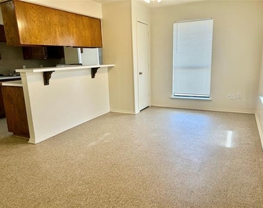2301 Lido Lane - Photo Thumbnail 6