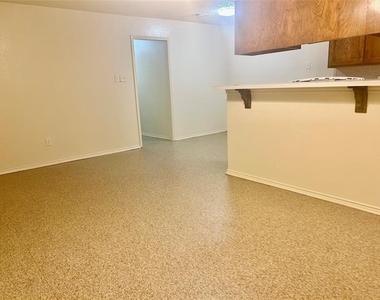 2301 Lido Lane - Photo Thumbnail 4