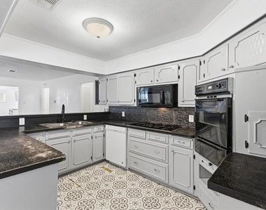 108 N Baker Street - Photo Thumbnail 12
