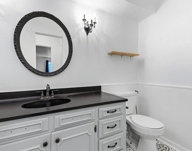 108 N Baker Street - Photo Thumbnail 25