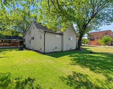 108 N Baker Street - Photo Thumbnail 2