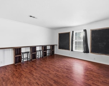 108 N Baker Street - Photo Thumbnail 19