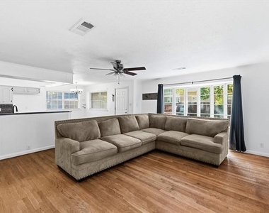 108 N Baker Street - Photo Thumbnail 7